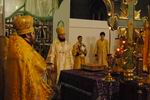 Епископ Никодим совершил Божественную литургию в новогоднюю ночь. 