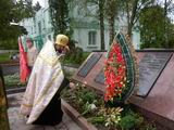 С молитвою у Мемориала памяти в пгт. Гришковцах…
