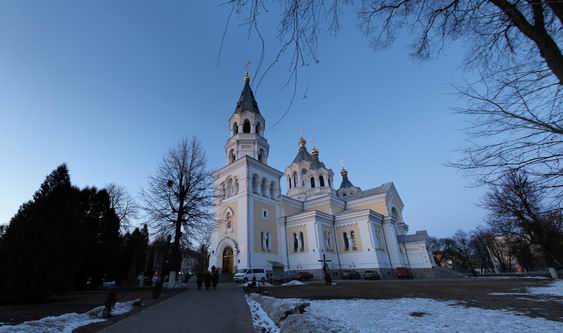 У Прощену неділю архієпископ Никодим благословив паству на Великий піст.