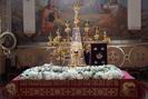 Правлячий архієрей звершив Вечірню з виносом Плащаниці та чин погребіння.