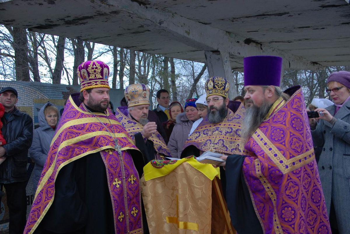 У селі Хажині освятили Поклінні Хрести