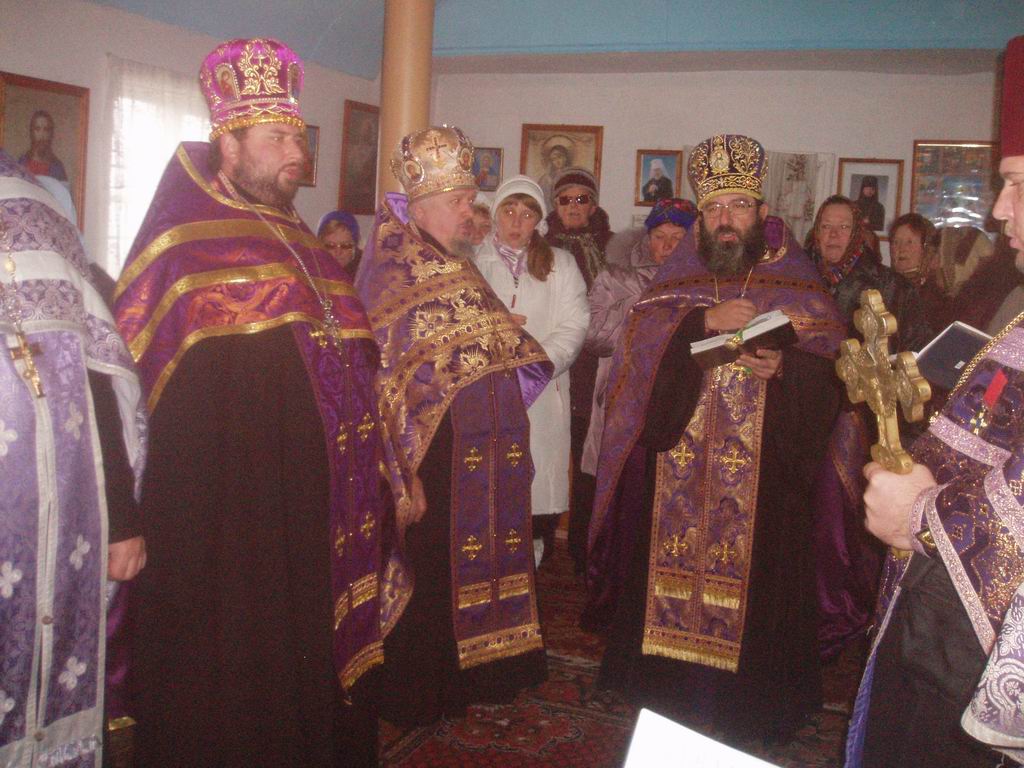 У селі Хажині освятили Поклінні Хрести