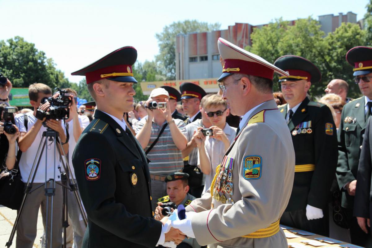 Архіпастир взяв участь у 133-му випуску молодих офіцерів Житомирського військового інституту.