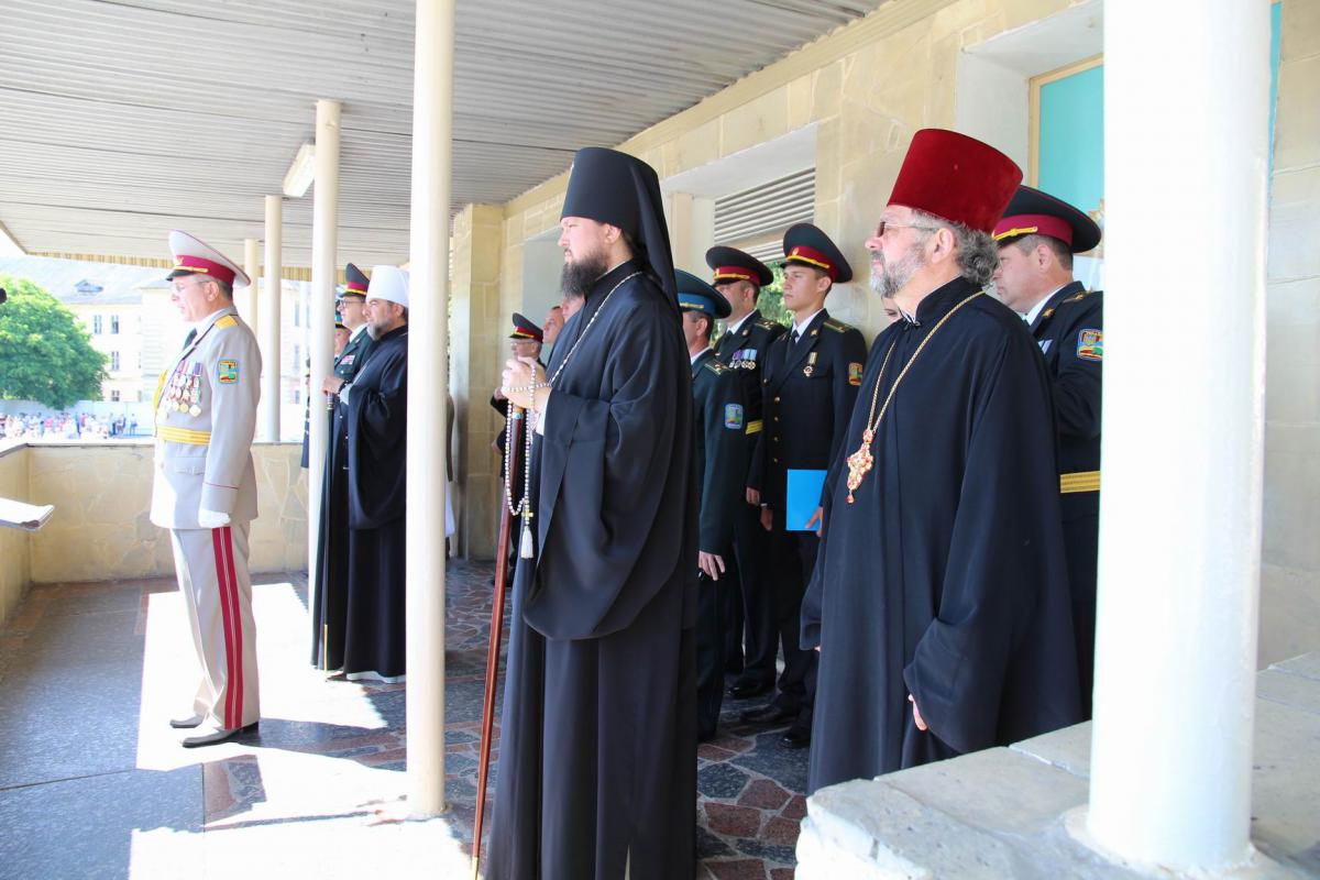 Архіпастир взяв участь у 133-му випуску молодих офіцерів Житомирського військового інституту.