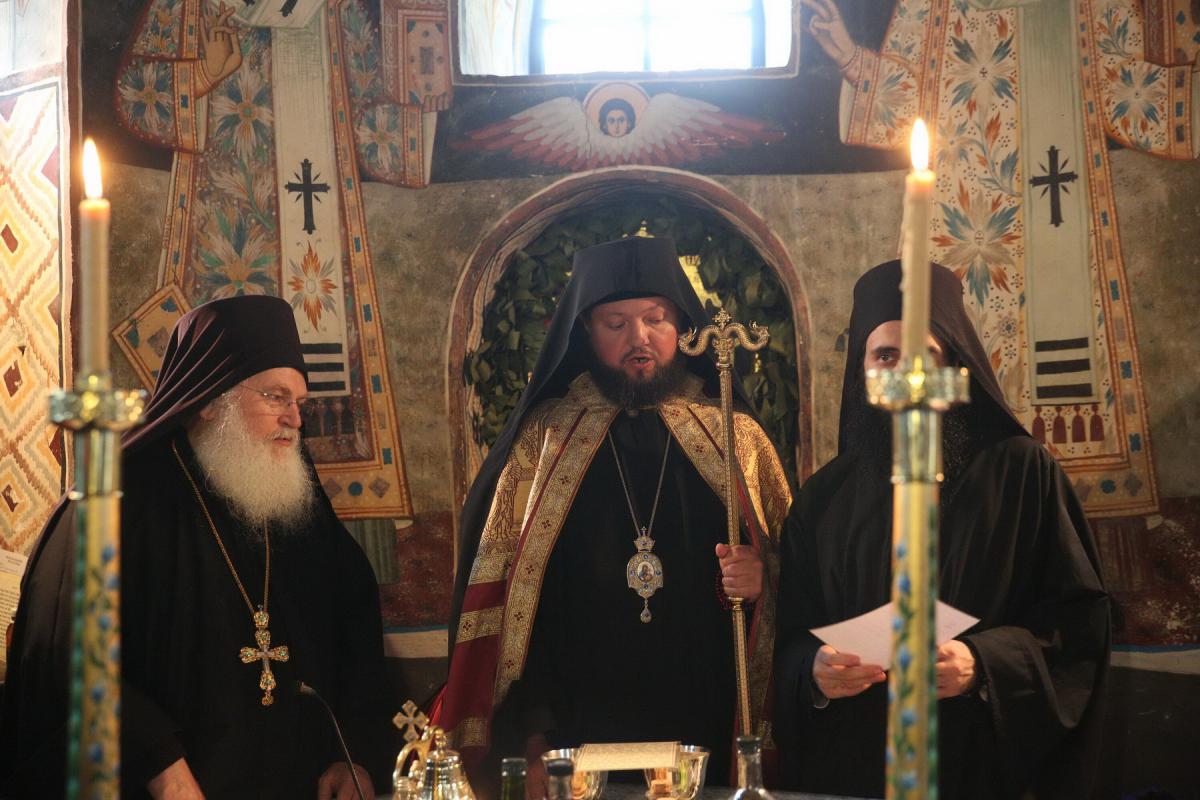 Архієпископ Никодим звершив паломницьку поїздку на святу гору Афон!