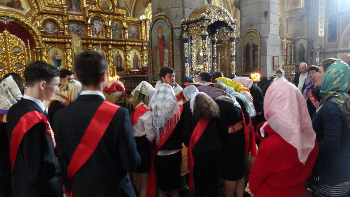 Подячний водосвятний молебень для випускників школи