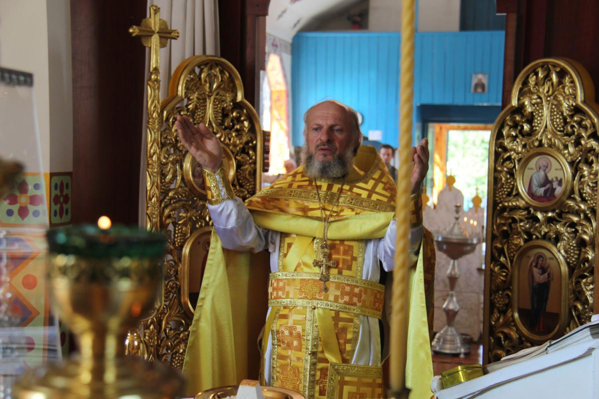 Священики Андрушівського благочиння приступили до таїнства сповіді.
