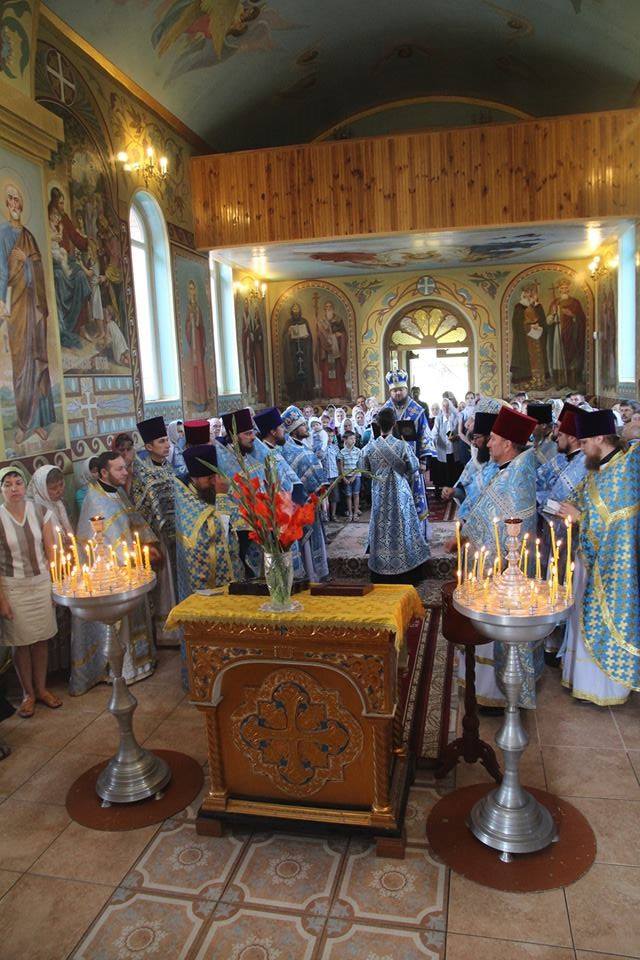 Літургія у Свято-Покровському храмі міста Новоград-Волинський.