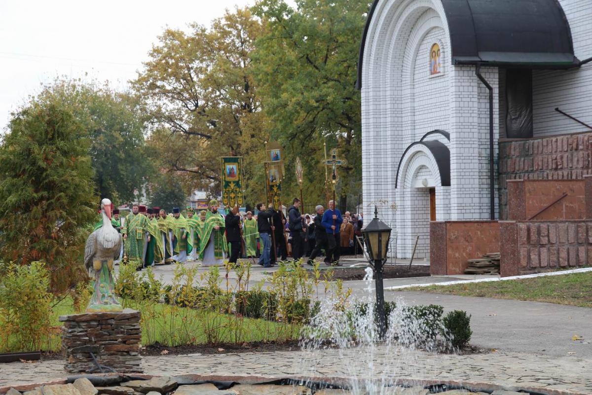 Урочисте архієрейське богослужіння у см. Новогуйвинське.