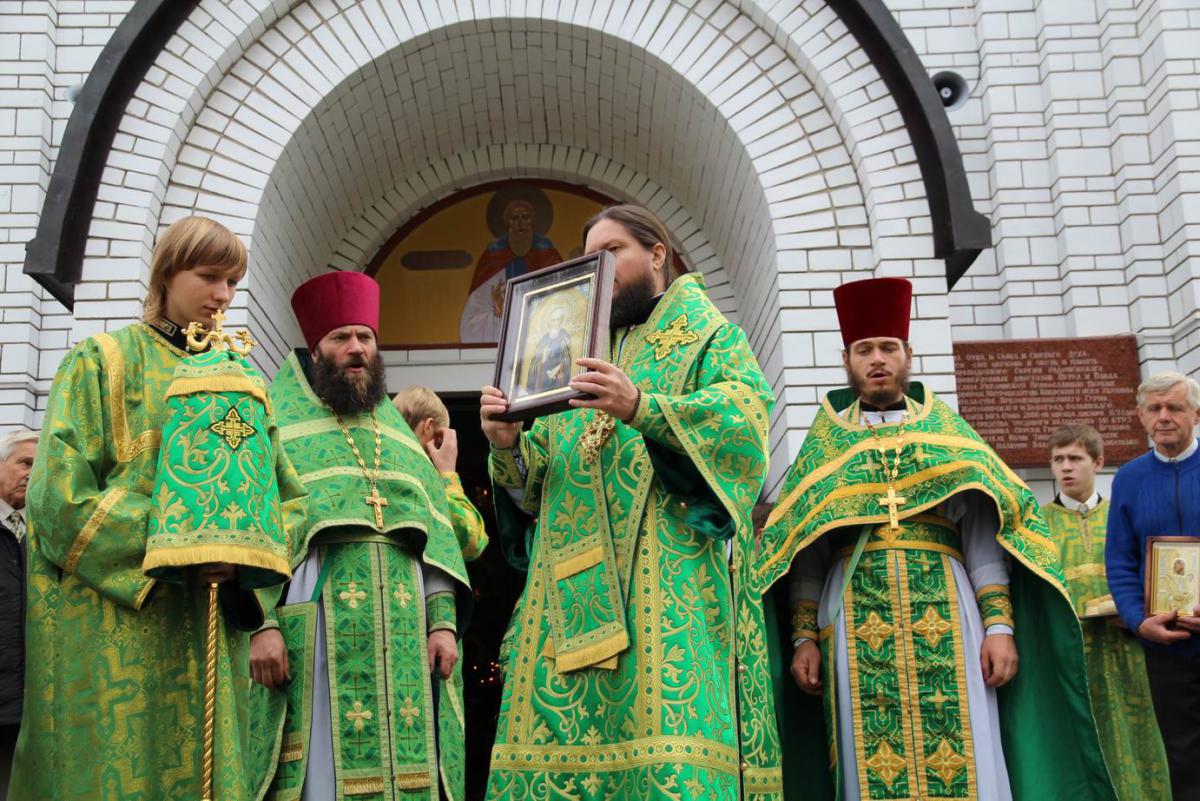 Урочисте архієрейське богослужіння у см. Новогуйвинське.