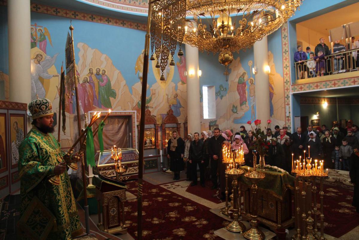 Урочисте архієрейське богослужіння у см. Новогуйвинське.