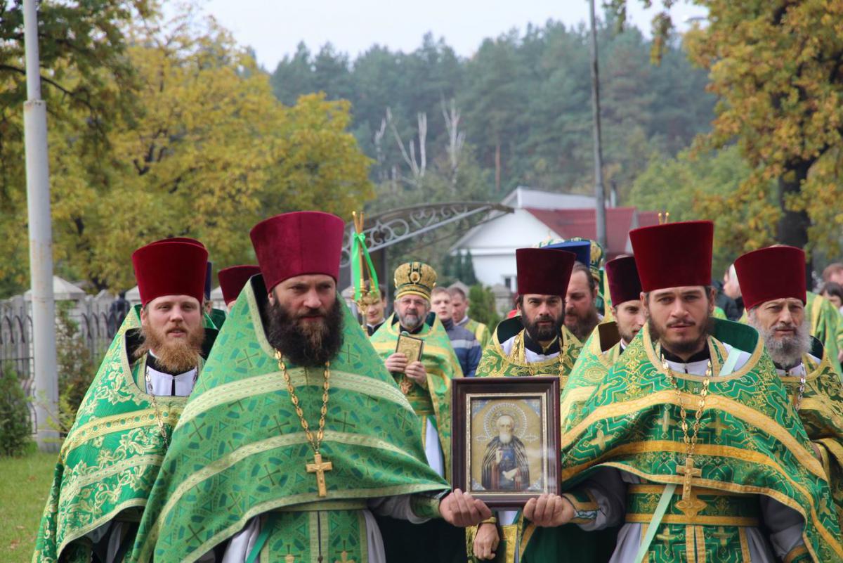 Урочисте архієрейське богослужіння у см. Новогуйвинське.