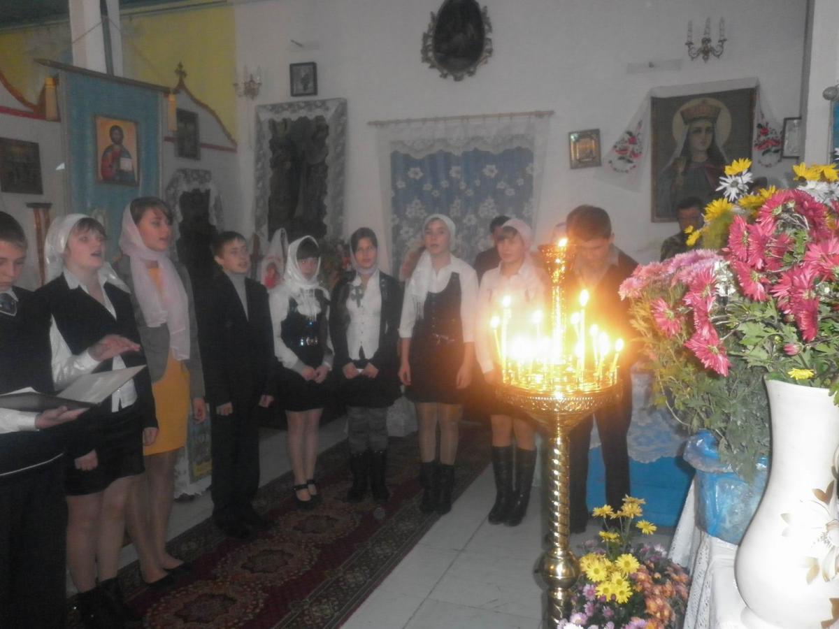 Вихованці недільної школи виступили на престольному святі.