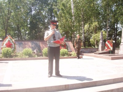 Під час мітингу-реквієму в смт. Гришківцях священик благословив естафету Пам’яті на подальший шлях.