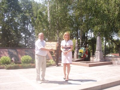 Під час мітингу-реквієму в смт. Гришківцях священик благословив естафету Пам’яті на подальший шлях.