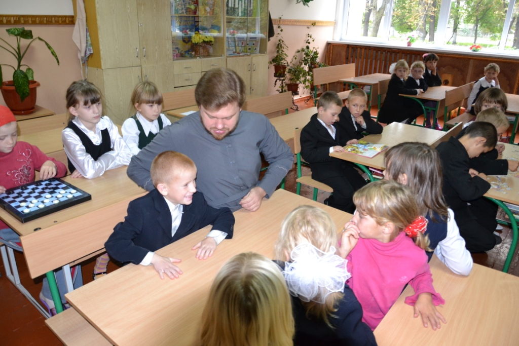 Початок занять з «Християнської етики» в Новоград-Волинській школі-інтернтат.