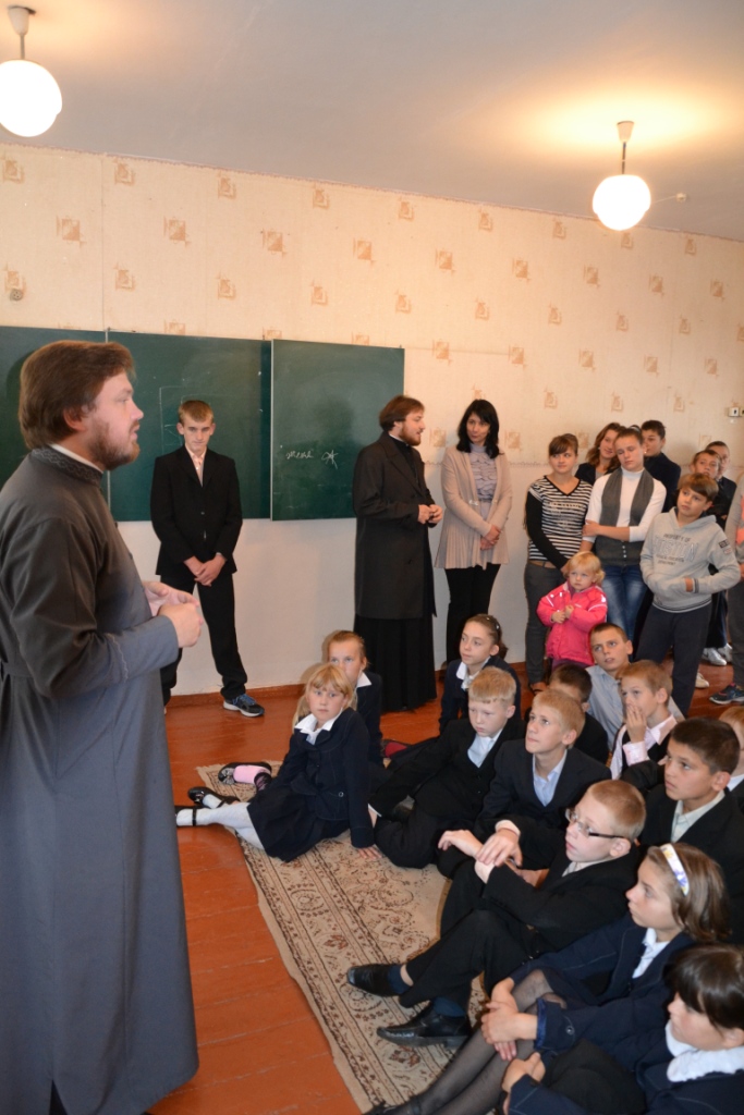 Початок занять з «Християнської етики» в Новоград-Волинській школі-інтернтат.