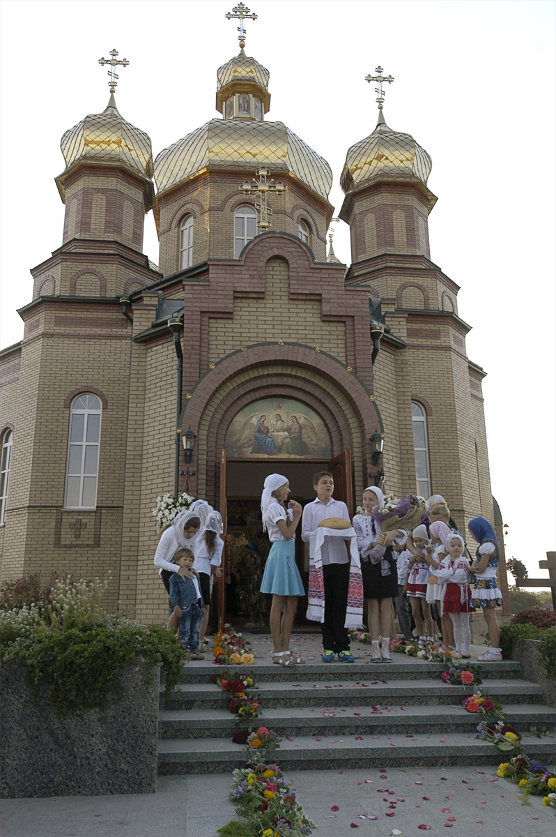 Соборное богослужение в Свято-Троицком храме г. Коростышева.
