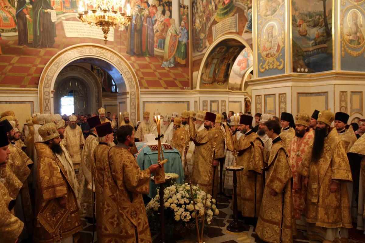 Архієпископ Никодим взяв участь у заупокійній літургії в Києво-Печерській Лаврі.