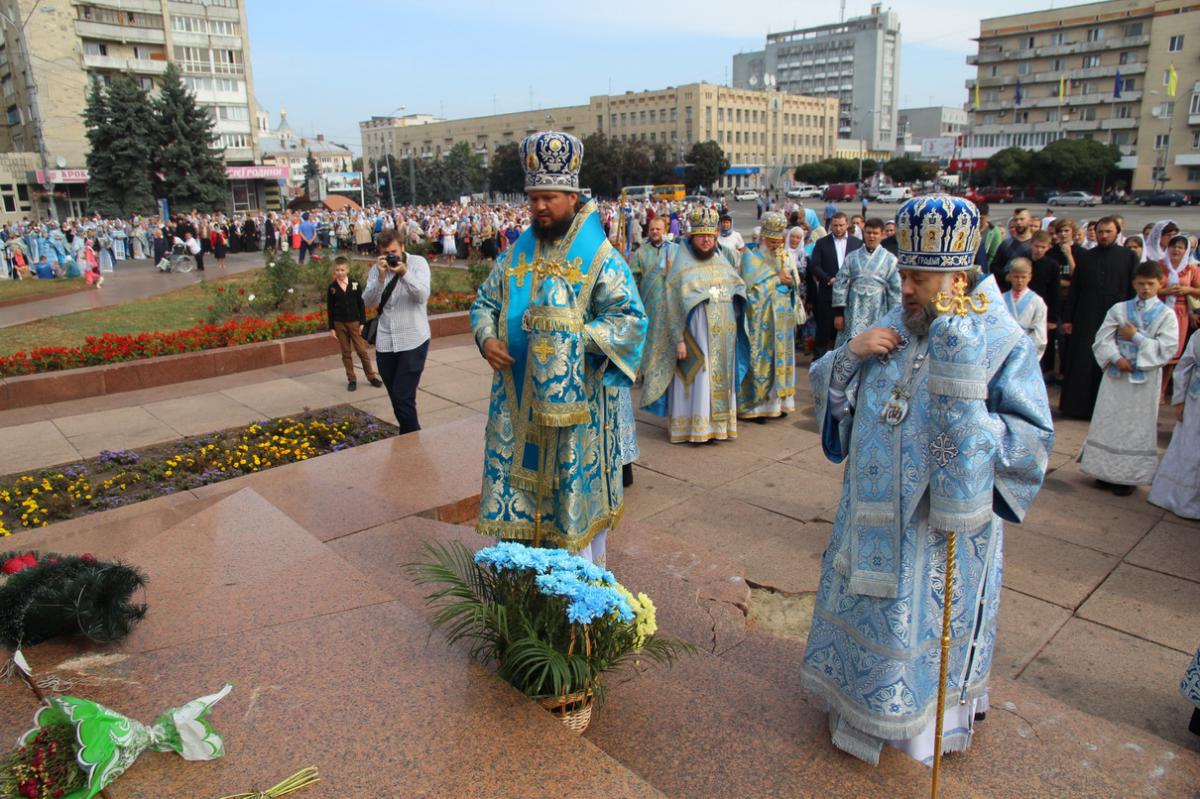 Вшановуючи образ Діви Богородиці православні житомиряни пройшли вулицями міста хресною ходою!
