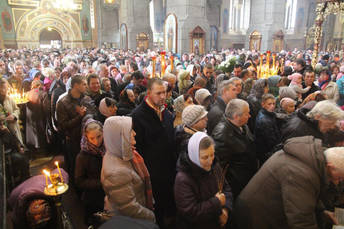 Вербна Неділя: архієрейське богослужіння у кафедральному соборі обласного центру!