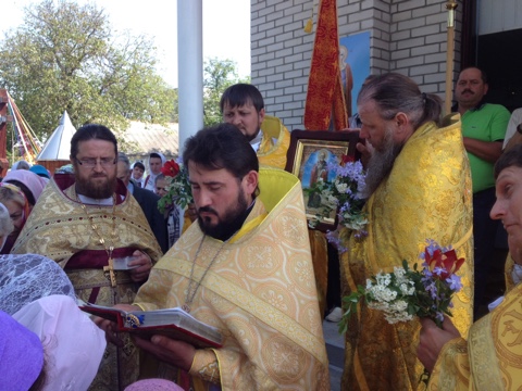 Престольный праздник отметил Свято-Никольский храм в пгт. Червоноармейск.