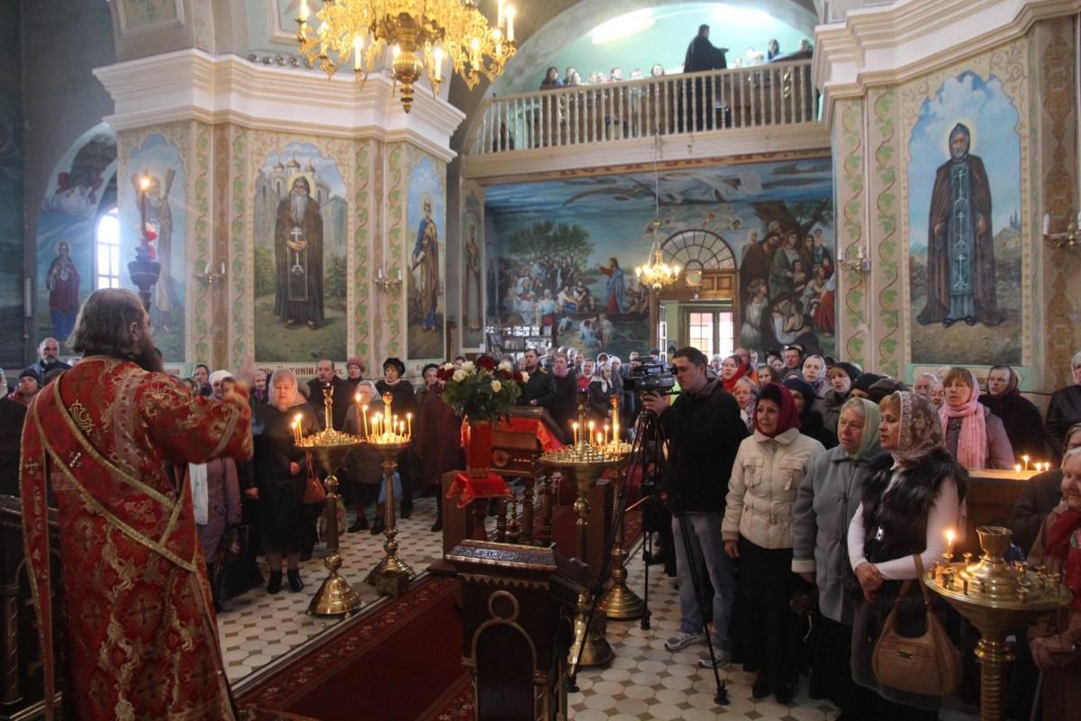 Архієрейське Богослужіння в Світлу середу