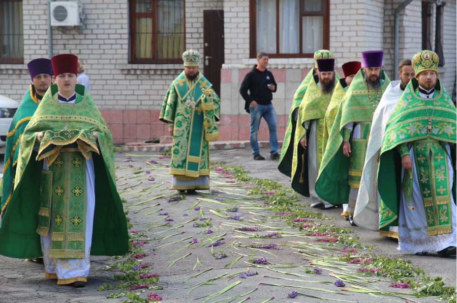 День святого Духа. Богослужіння у Свято-Троїцькому кафедральному соборі м. Новоград-Волинський.
