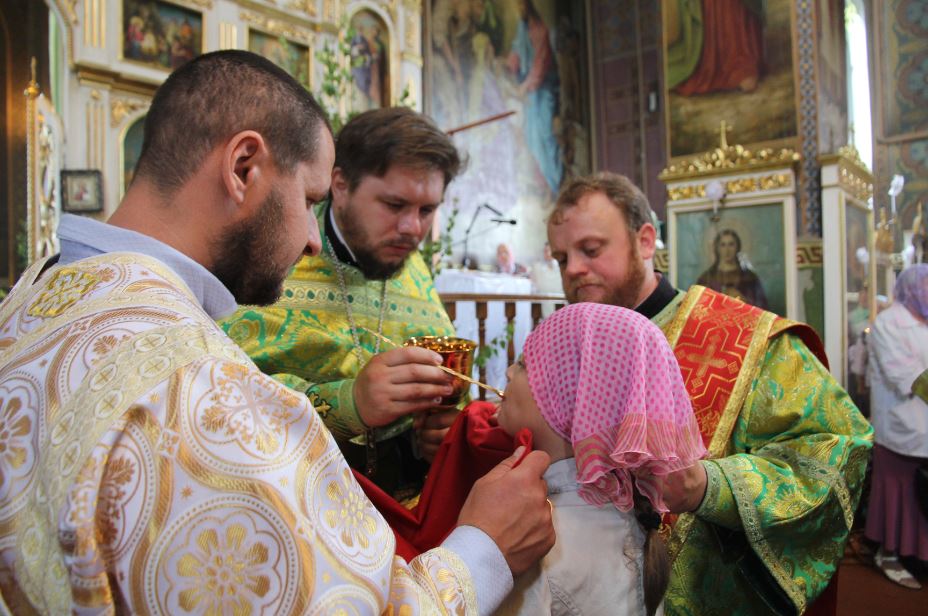 День святого Духа. Богослужіння у Свято-Троїцькому кафедральному соборі м. Новоград-Волинський.