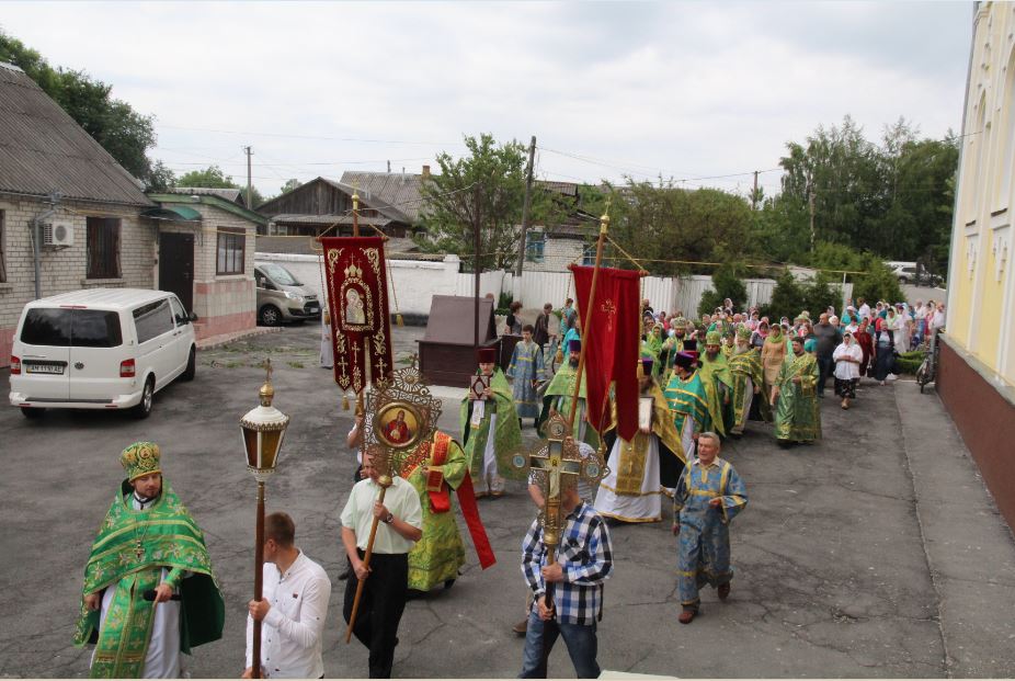 День святого Духа. Богослужіння у Свято-Троїцькому кафедральному соборі м. Новоград-Волинський.