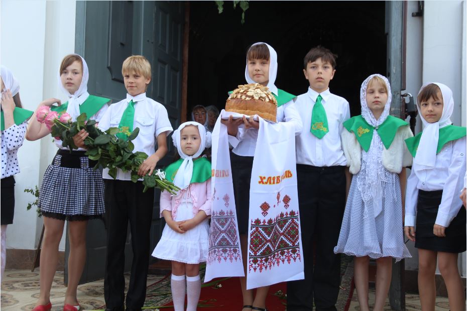 День святого Духа. Богослужіння у Свято-Троїцькому кафедральному соборі м. Новоград-Волинський.