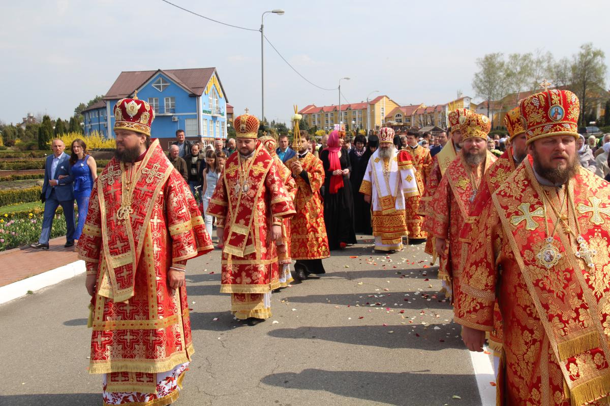 Житомирський архіпастир взяв участь у святковому богослужінні в Ковалівці!