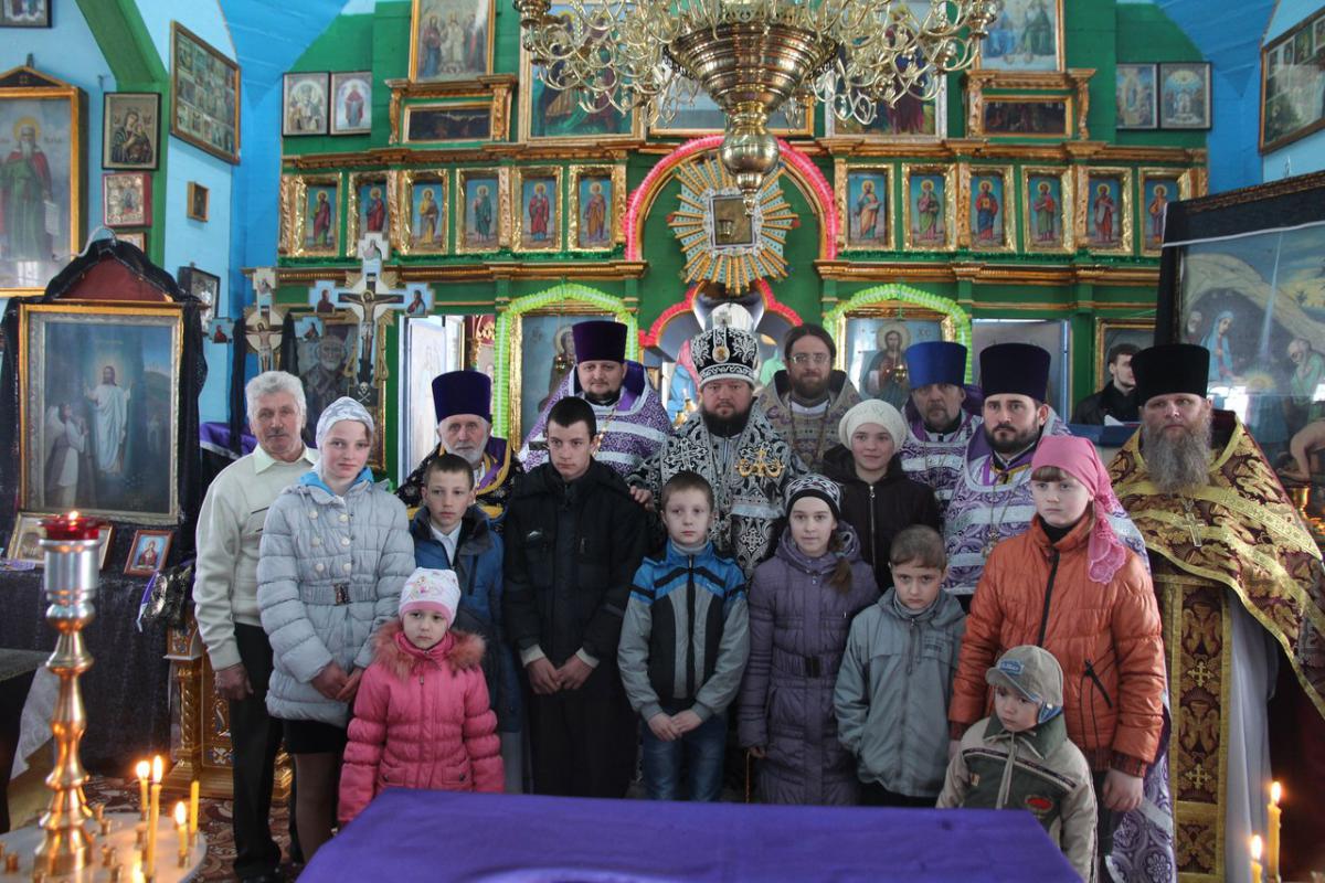 Архієпископ Никодим відвідав Червоноармійське благочиння
