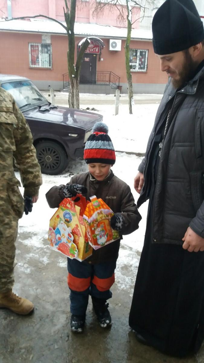 Священик відвідав сім'ї військовослужбовців - учасників АТО.