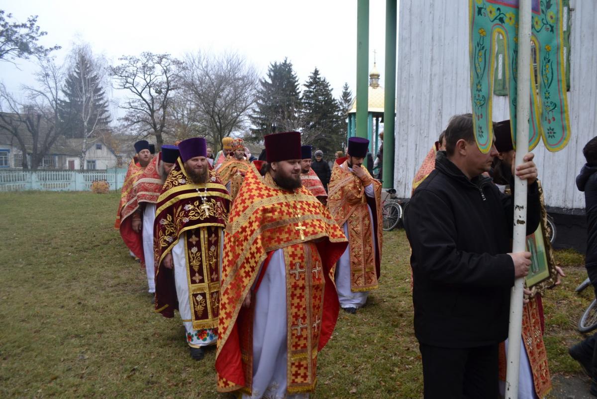 Свято в старовинному храмі Ружинщини