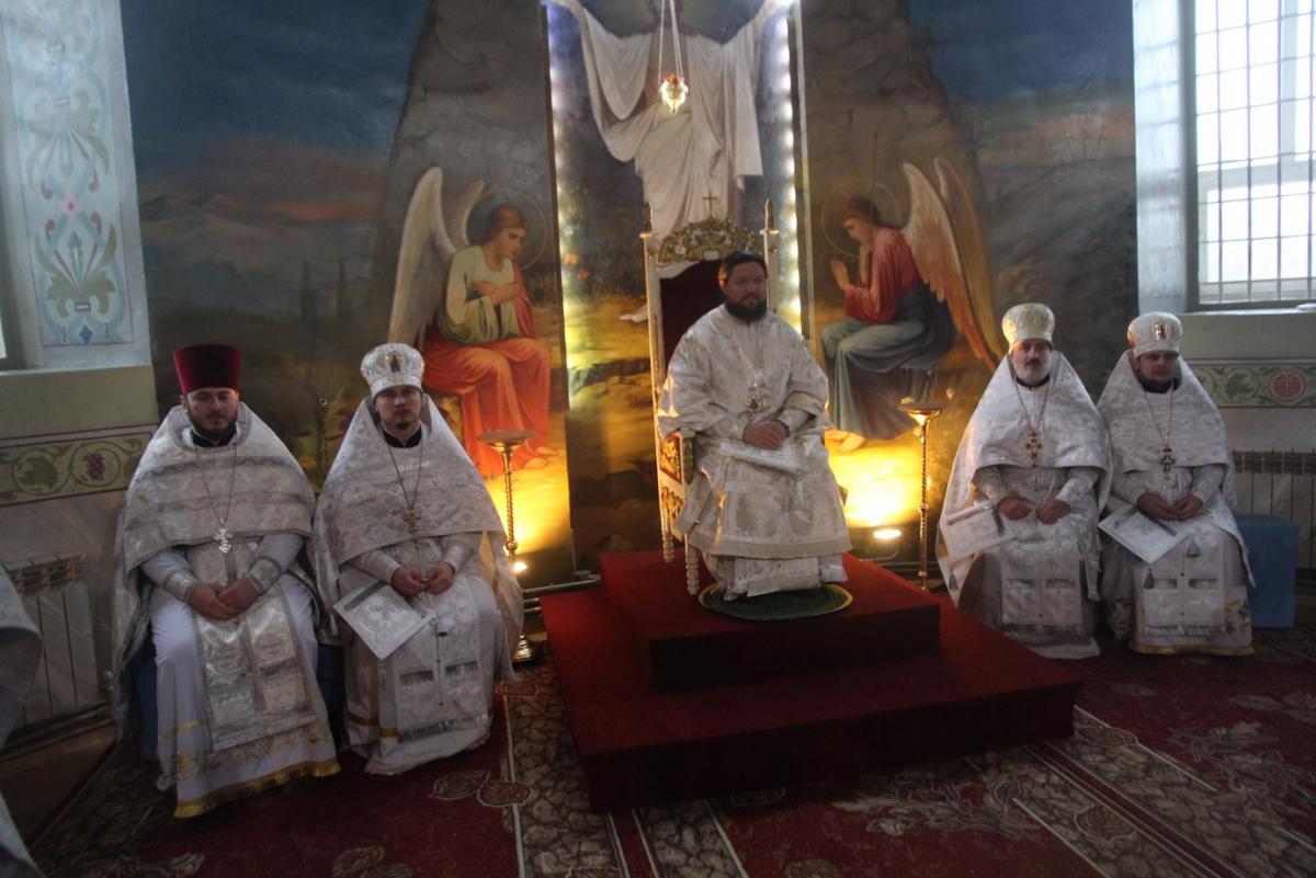 День пам'яті святих Небесних Сил безплотних: архієрейське богослужіння із дияконською хіротонією у Свято-Успенському соборі