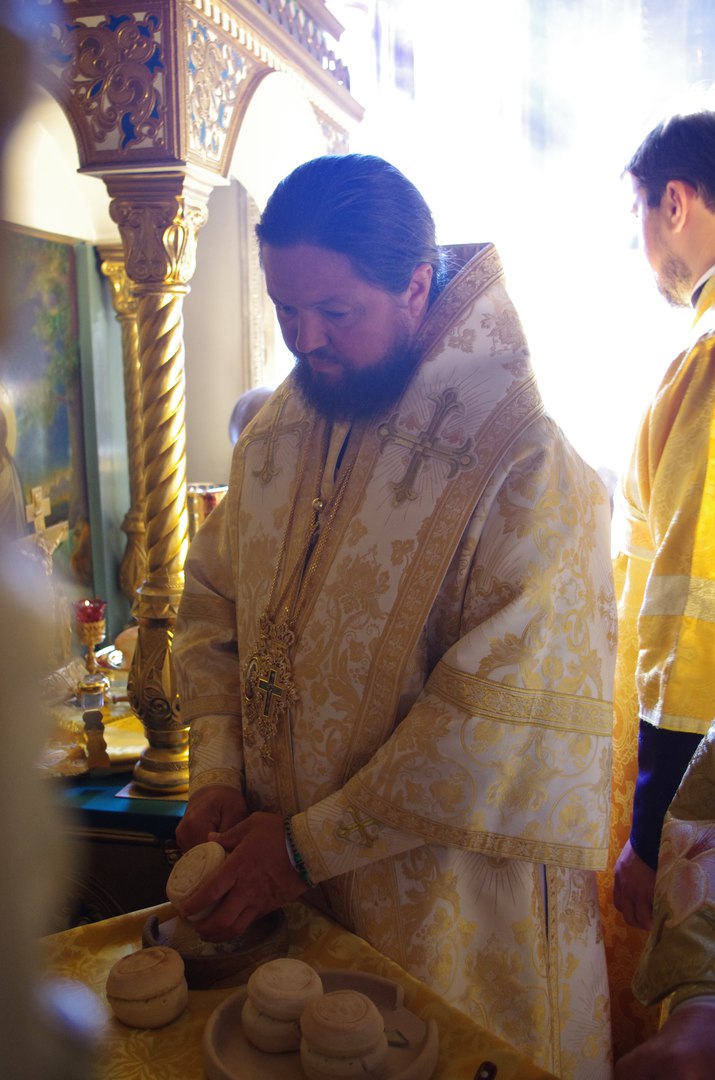 Архієпископ Никодим привітав митрополита Хмельницького і Старокостянтинівського і 70-річчям.