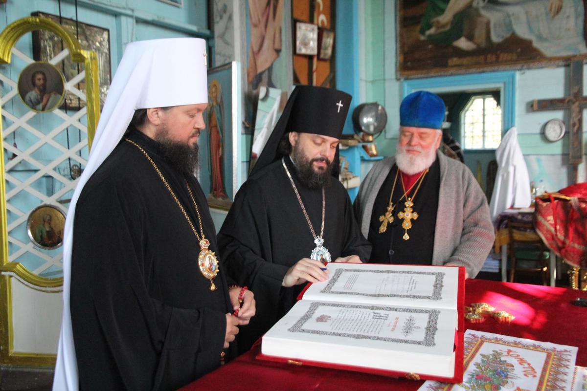 Митрополит Никодим відвідав Любарське благочиння Житомирської єпархії