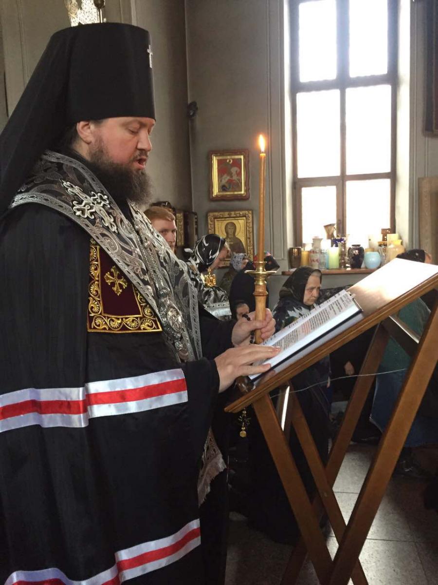 Архіпастир звершив читання першої частини покаянного канону