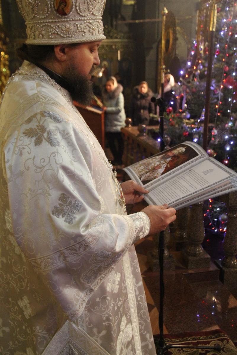 Різдво Господнє житомиряни зустріли нічним богослужінням у Спасо-Преображенському кафедральному соборі!