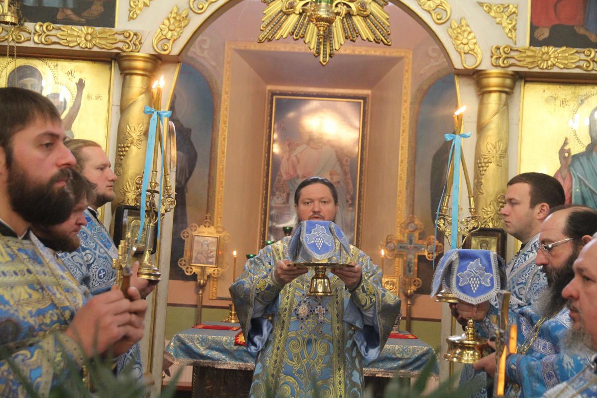 Бердичівське благочиння. Літургія у Свято-Троіцькому храмі м. Бердичева.