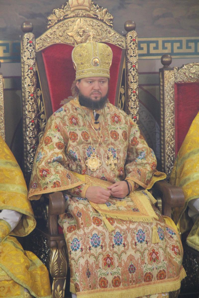 У день пам'яті благовірного князя Олександра Невського архієпископ Никодим очолив богослужіння у кафедральному соборі.
