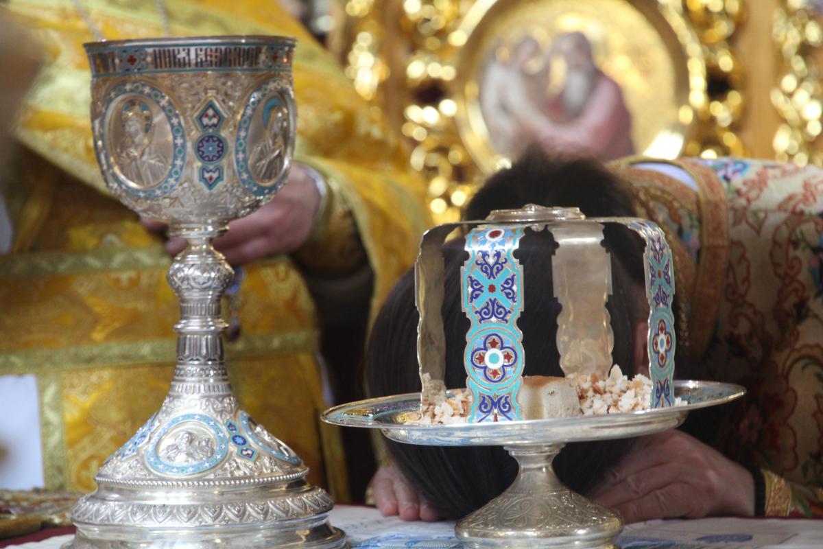 У день пам'яті благовірного князя Олександра Невського архієпископ Никодим очолив богослужіння у кафедральному соборі.