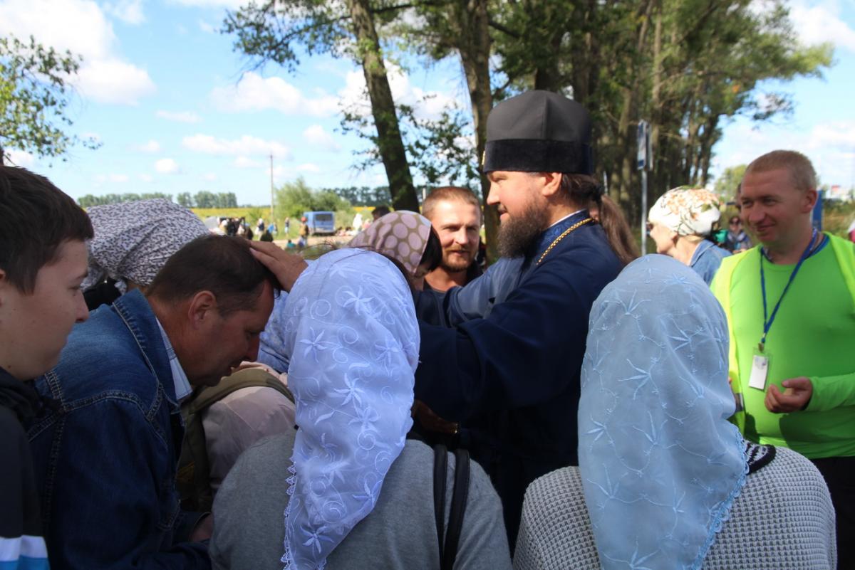 Всеукраїнський хресний хід миру, любові та молитви за Україну дібрався м. Коростишів!