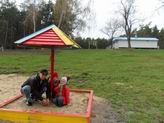 Дитячий ігровий майданчик на території церкви.