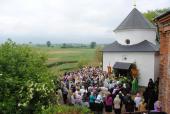 У День Святого Духа Житомирський архіпастир молився у Зимненському жіночому монастирі.