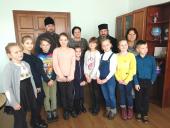 Вихованці Недільної школи «Іскринка» при храмі на честь ікони Божої Матері «Цілителька» віншували директора Бердичівської міської лікарні в День її народження