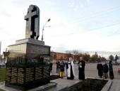 У Попільні вшанували жертв Голодомору та освятили пам'ятник Небесній сотні!