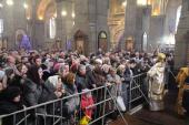 У Хрещенський сочельник архієпископ Никодим очолив святкову літургію у кафедральному соборі м. Житомира.