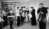 Клірики єпархії із подарунками від святителя Миколая відвідали діточок в обласній дитячій лікарні!